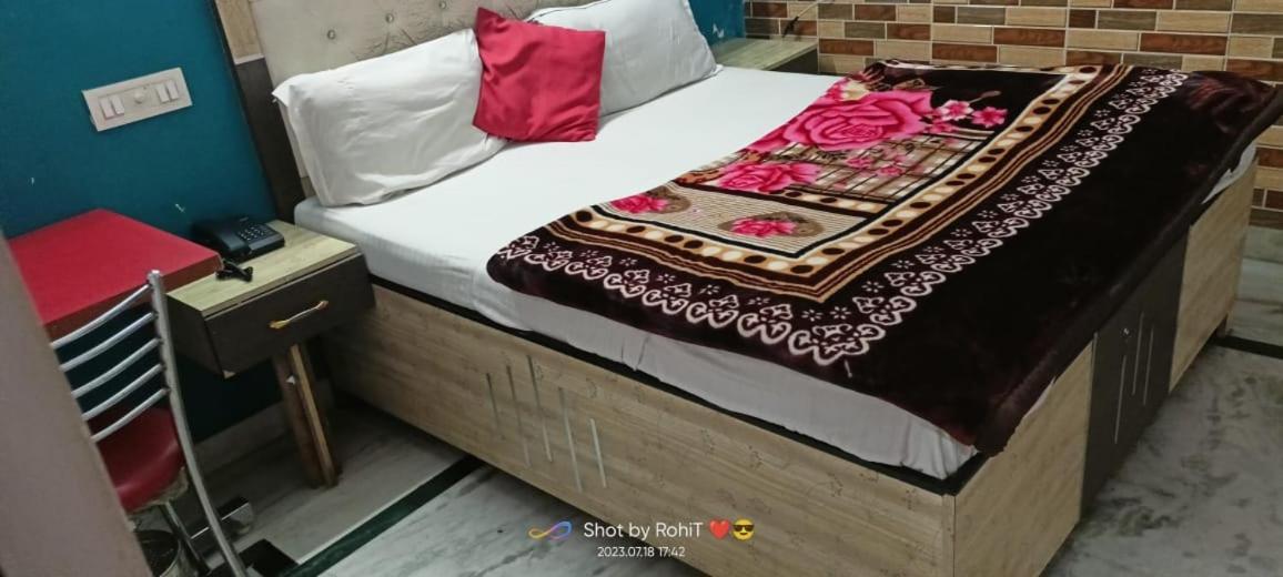Hotel New Apple Rose Chandigarh Near Railway Station Dariya Uco Bank Ke Pass ภายนอก รูปภาพ